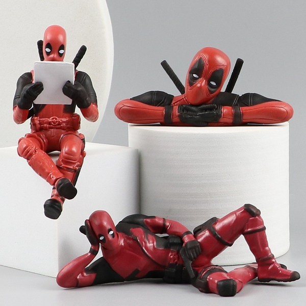 Modelo Deadpool Mini Hand Office Sentado Leitura Deitado Boneca Ação Criativa De Decoração De Carros Figura PVC Doll Toy